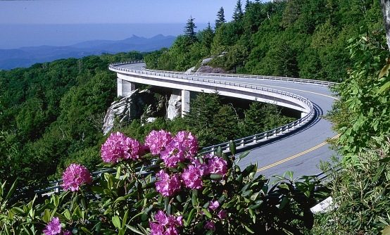 Plan Your Road Trip on the Blue Ridge Parkway with This Ultimate